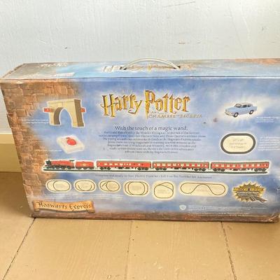 LOT 376: Harry Potter Collectibles - "The Chamber of Keys" Classic Scenes Collection and "The Chamber of Secrets"...