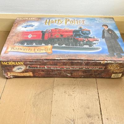 LOT 376: Harry Potter Collectibles - "The Chamber of Keys" Classic Scenes Collection and "The Chamber of Secrets"...