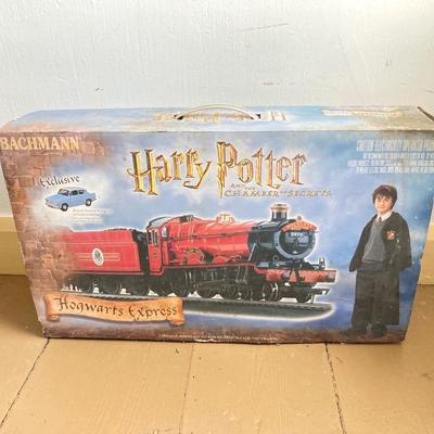 LOT 376: Harry Potter Collectibles - "The Chamber of Keys" Classic Scenes Collection and "The Chamber of Secrets"...