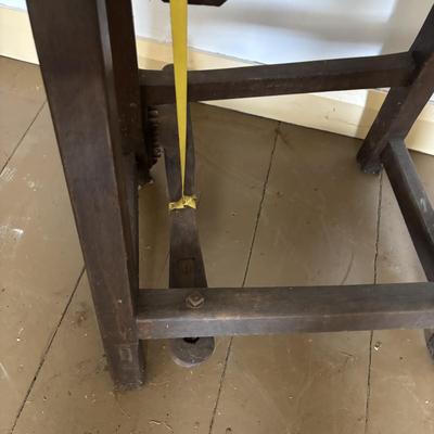 LOT 387: Early Antique Primitive Wooden Cobblers Tool Bench, Cobblers Anvil & Shoe Stand