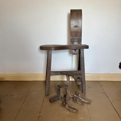 LOT 387: Early Antique Primitive Wooden Cobblers Tool Bench, Cobblers Anvil & Shoe Stand