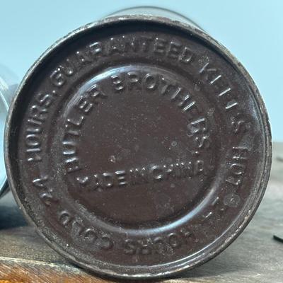 LOT 396: Vintage Hawkeye Basket Refrigerator, Spark Coal, Grill & Blue Metal Lunch Box w/Thermos