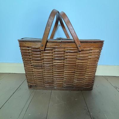 LOT 396: Vintage Hawkeye Basket Refrigerator, Spark Coal, Grill & Blue Metal Lunch Box w/Thermos