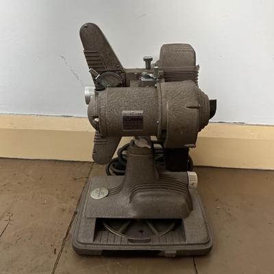 LOT 398: Vintage 8MM Mansfield Portable Action Editor, Revere Camera Co. Model 85 8MM Projector * More