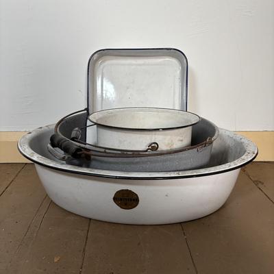 LOT 399: Vintage Enamelware Flintstone Wash Basin/Baby Tub & More