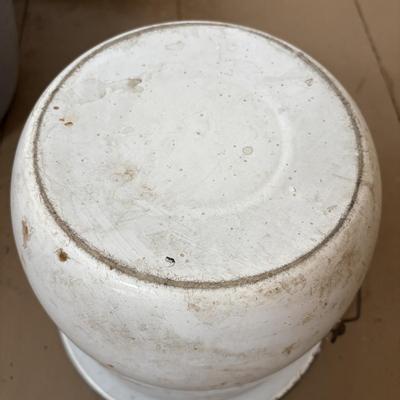 LOT 399: Vintage Enamelware Flintstone Wash Basin/Baby Tub & More