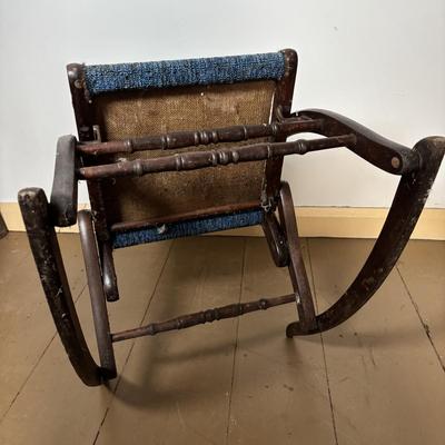 LOT 402: Antique Folding Rocking Chair - Ready for Your Very Own Personal Touch