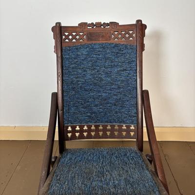 LOT 402: Antique Folding Rocking Chair - Ready for Your Very Own Personal Touch