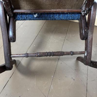 LOT 402: Antique Folding Rocking Chair - Ready for Your Very Own Personal Touch