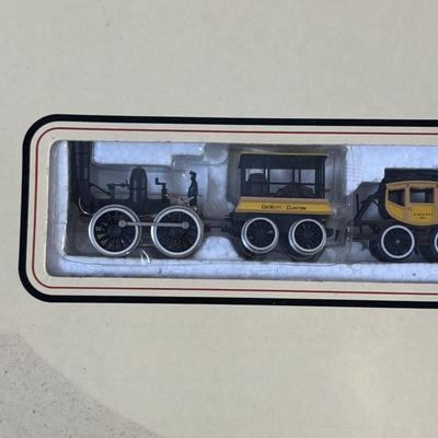 LOT 406: Bachman American Heritage HO Scale "The DeWitt Clinton" Train Set