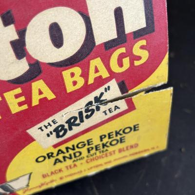 LOT 408: Boscul Coffee Tin, Log Cabin Syrup Tin,"Pure Fresh" Milk Caps, Imperial Tin Milk Caps, Puritan Baked Beans Jar, Hull,...