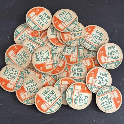 LOT 408: Boscul Coffee Tin, Log Cabin Syrup Tin,"Pure Fresh" Milk Caps, Imperial Tin Milk Caps, Puritan Baked Beans Jar, Hull,...