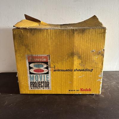 LOT 421: Vintage Eastman Kodal 32oz Darkroom Beaker, Kodak Brownie 8 Movie Projector, Brownie Holiday Camera