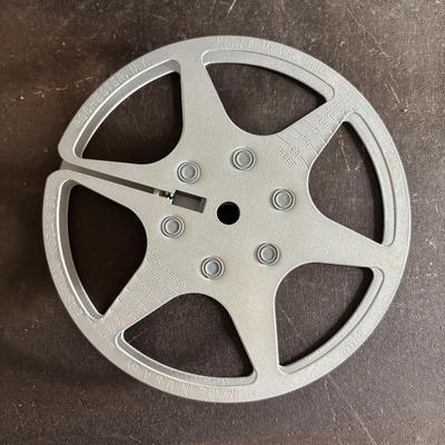 LOT 421: Vintage Eastman Kodal 32oz Darkroom Beaker, Kodak Brownie 8 Movie Projector, Brownie Holiday Camera