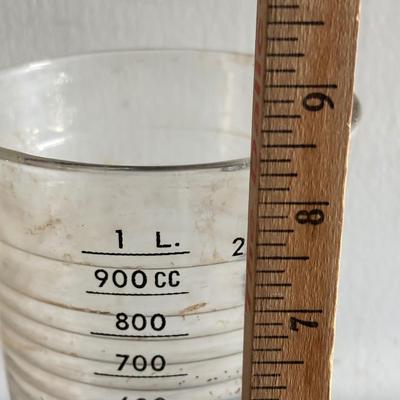 LOT 421: Vintage Eastman Kodal 32oz Darkroom Beaker, Kodak Brownie 8 Movie Projector, Brownie Holiday Camera