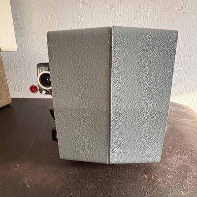 LOT 421: Vintage Eastman Kodal 32oz Darkroom Beaker, Kodak Brownie 8 Movie Projector, Brownie Holiday Camera