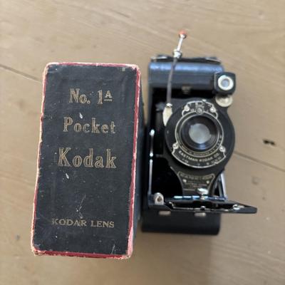 LOT 422: Vintage Kodak Collection: Dark Room Lantern, Dark Room Footed Beaker & No. 1A Pocket Camera