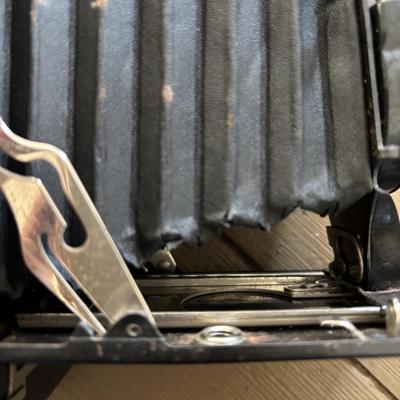 LOT 422: Vintage Kodak Collection: Dark Room Lantern, Dark Room Footed Beaker & No. 1A Pocket Camera