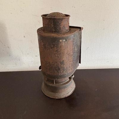 LOT 422: Vintage Kodak Collection: Dark Room Lantern, Dark Room Footed Beaker & No. 1A Pocket Camera