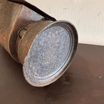 LOT 422: Vintage Kodak Collection: Dark Room Lantern, Dark Room Footed Beaker & No. 1A Pocket Camera