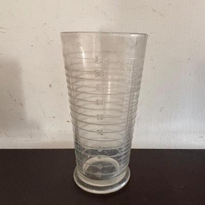 LOT 422: Vintage Kodak Collection: Dark Room Lantern, Dark Room Footed Beaker & No. 1A Pocket Camera