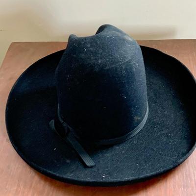 LOT 432: Assortment of Vintage Cowboy. Western Style Hats