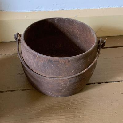 LOT 436: Vintage/Antique Cast Iron Pot with Handle, Cast Iron Tea Kettle and a Large Clever without a Handle