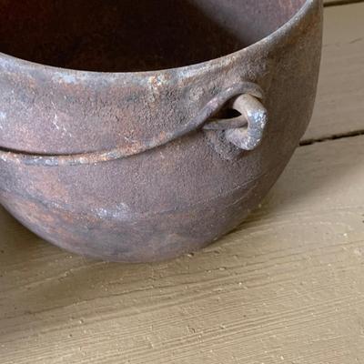 LOT 436: Vintage/Antique Cast Iron Pot with Handle, Cast Iron Tea Kettle and a Large Clever without a Handle