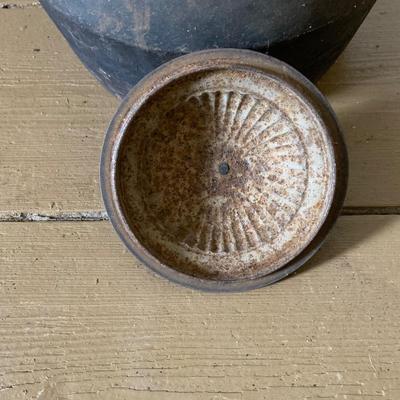 LOT 436: Vintage/Antique Cast Iron Pot with Handle, Cast Iron Tea Kettle and a Large Clever without a Handle
