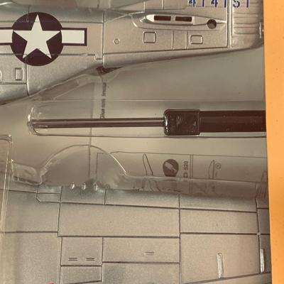 LOT 454: K-line Aviation Model Airplanes 1:48 Scale - Army Air Corps p40 Fighter Plane, Us Navy Vought F4U Corsair (WWII) and Army Air...