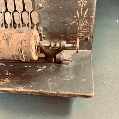 LOT 457: Antique "The Gem" Roller Organ