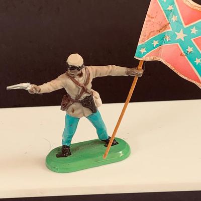 LOT 459: Collection of Toy Soldiers Including 4 Britians 1971 Civil War Soldiers, Civil War Chess Pieces (Not Complete and Revolutionary...