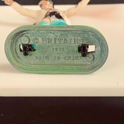 LOT 459: Collection of Toy Soldiers Including 4 Britians 1971 Civil War Soldiers, Civil War Chess Pieces (Not Complete and Revolutionary...