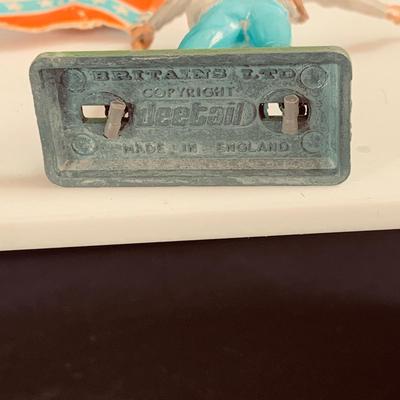 LOT 459: Collection of Toy Soldiers Including 4 Britians 1971 Civil War Soldiers, Civil War Chess Pieces (Not Complete and Revolutionary...