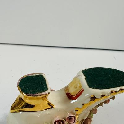 LOT463: Victorian Collection Including 2 Milk Glass Painted Bottles with One Stopper, 2 Cameo Creations and a Ornate Gold and Floral...