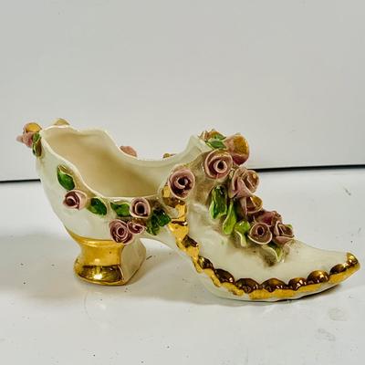 LOT463: Victorian Collection Including 2 Milk Glass Painted Bottles with One Stopper, 2 Cameo Creations and a Ornate Gold and Floral...