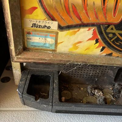 LOT 604: Vintage Japanese Mizuho Ward if Lights Slot Machine