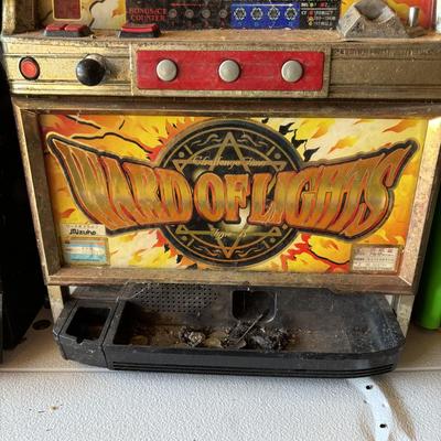 LOT 604: Vintage Japanese Mizuho Ward if Lights Slot Machine