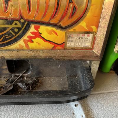 LOT 604: Vintage Japanese Mizuho Ward if Lights Slot Machine