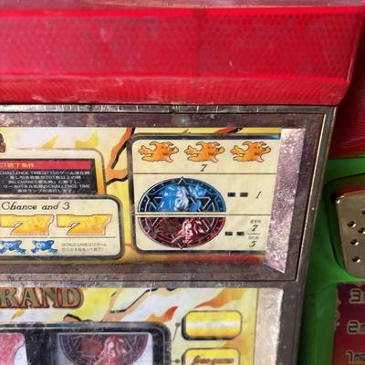 LOT 604: Vintage Japanese Mizuho Ward if Lights Slot Machine