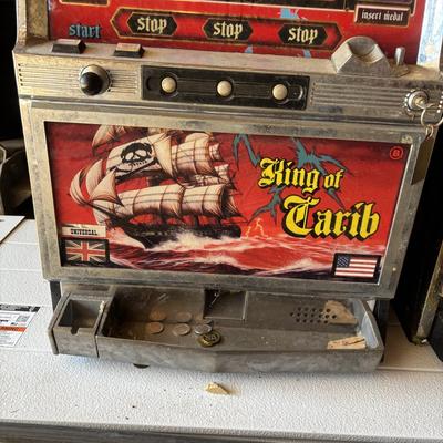 LOT 605: Vintage King of Carib Slot Machine