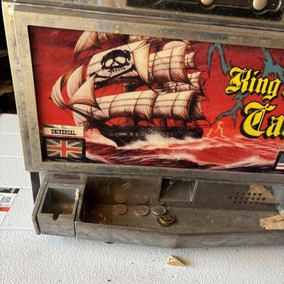 LOT 605: Vintage King of Carib Slot Machine