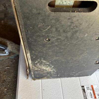 LOT 605: Vintage King of Carib Slot Machine