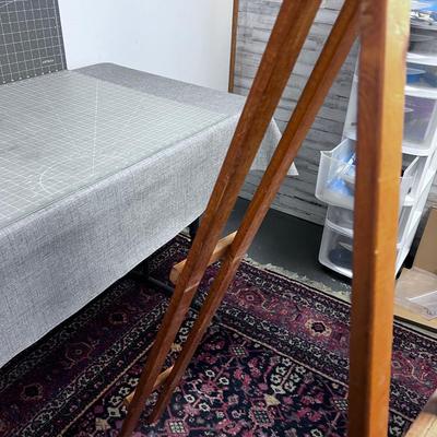 Wood Easel 