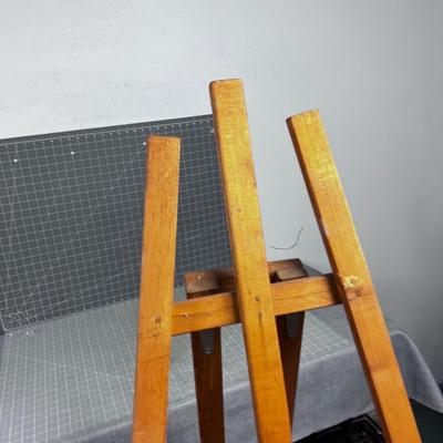 Wood Easel 