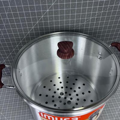 32 QUART NEW Never Used. Steamer Stock Pot ETC.