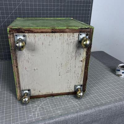 Granny Green Box on Wheels