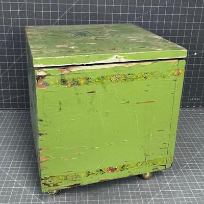 Granny Green Box on Wheels