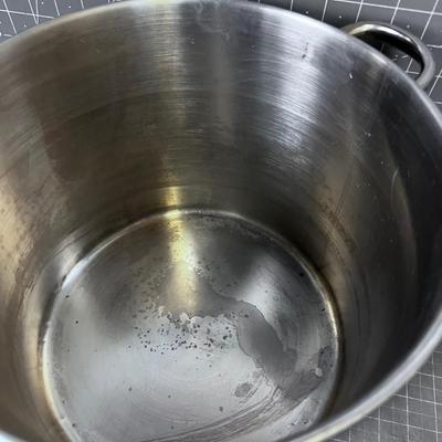 Stainless Stock Pots (3) Only 1 lid