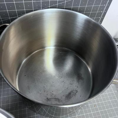 Stainless Stock Pots (3) Only 1 lid